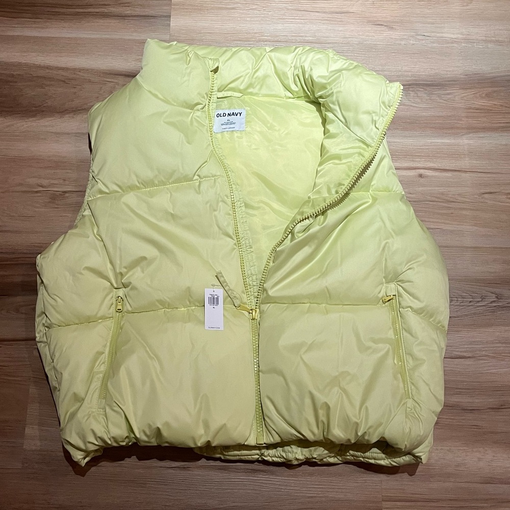 Brand new w/ tags Old Navy Puffer Vest size XL